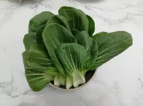 上海青撕开，然后洗干净