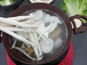 放入白菇