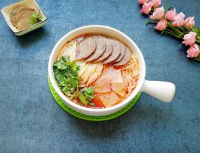 牛肉萝卜酥烂。