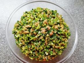 茼蒿大肉馅完成。
