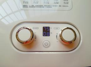设定好时间和温度就不用管了(干果机的时间和温度根据水果的厚度调整)时间到干果机会自动停止加热。