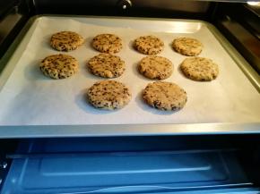 送入预热好的烤箱。