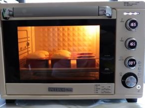 放入烤箱，上下火165度，中层烘烤25分钟