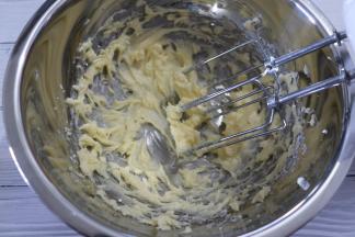 直到体积变大，颜色变淡