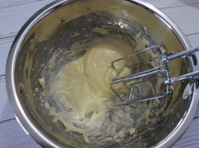 每次都要打发至蛋清和黄油糊完全融合