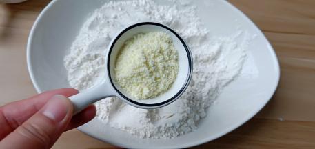 全脂奶粉15克。