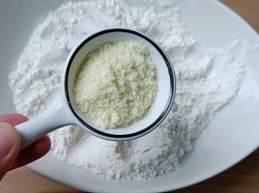 全脂奶粉15克。