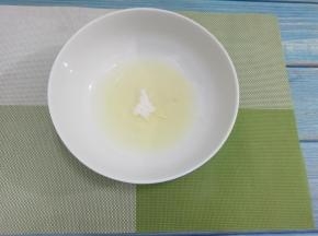 蛋青中分三次加入白糖