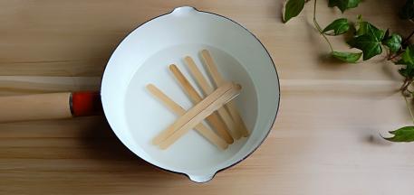 棒冰棍开水消毒。