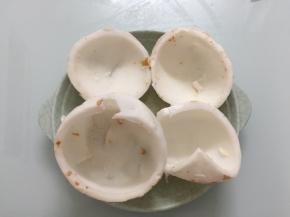 喝完椰汁，让水果店老板帮我削好皮，自己在家也可以削