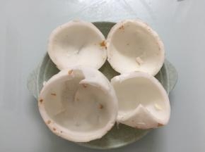 喝完椰汁，让水果店老板帮我削好皮，自己在家也可以削