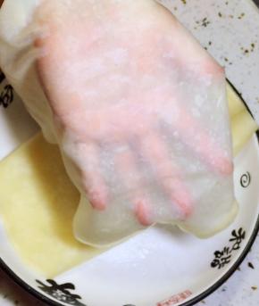 看一下是不是很薄？