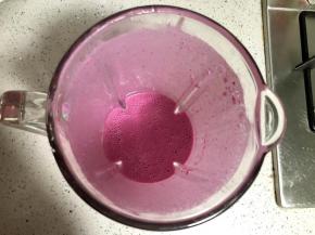 启动果汁功能，把所有食材打成细腻的糊状