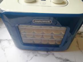 关好干果机的门。