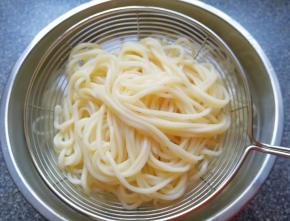 面条煮熟过凉水。