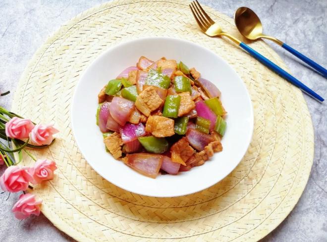 青椒洋葱炒肉片