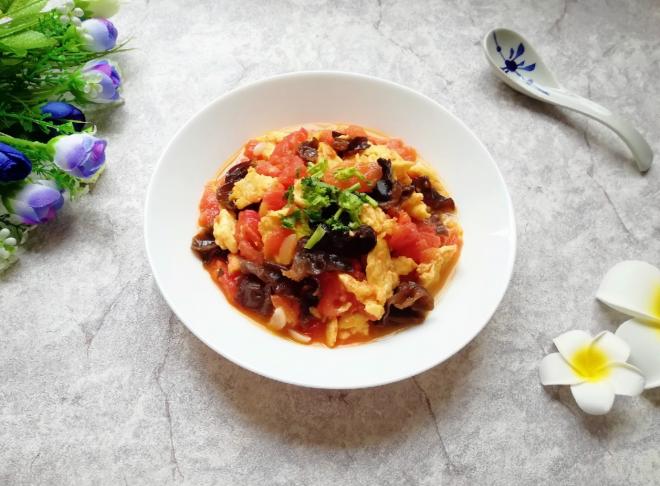 西红柿木耳炒鸡蛋