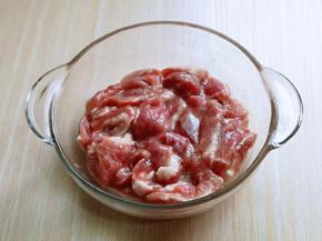 抓拌均匀，静置20分钟。