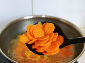 大火煮1分钟捞出。