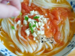 最后撒上小葱。