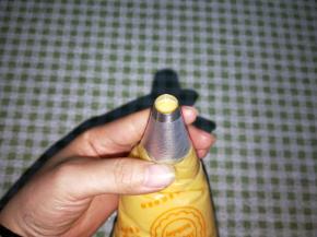 准备一个圆形嘴，也可以不用，直接用裱花袋剪个小口。