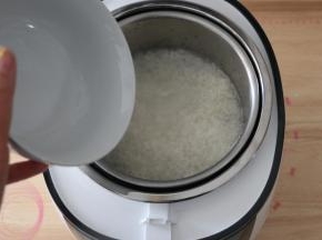 加入适量水。