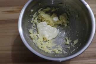 打发至颜色变白体积变大