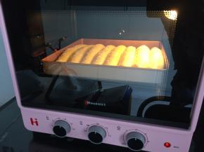 放入烤箱中层，上下火180度20分钟，上色后盖上锡纸