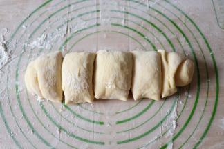 用刮刀切成5份；