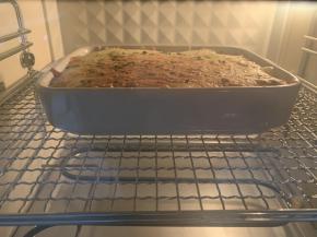 15、芝士融化变成金黄色就可以了。