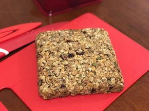 烤好后脱模晾凉。