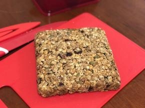 烤好后脱模晾凉。