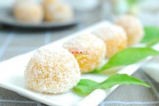 这么漂亮高贵的小点心，其实做起来特简单，揉一揉蒸一蒸就好了。