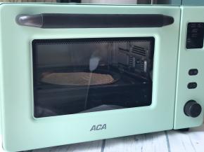 烤箱预热180度5分钟，中层烤9分钟左右即可。