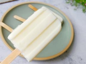 完全无添加剂，放心地享受我的棉花糖版的棒冰！