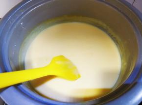 小火煮开，煮的过程中一直搅拌，防止沾锅。