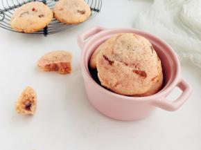 刚出炉时会比较软，摊凉后会变硬