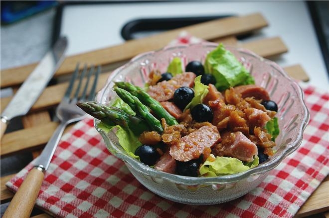 牛肉肠果蔬沙拉