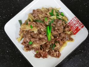 美味鲜嫩的牛肉好吃极了。