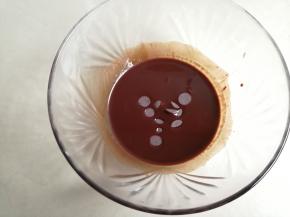 加入巧克力豆继续拌均匀