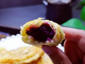 咬一口，外酥内软，好吃停不下来。