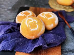 烤箱预热十分钟，放中层或中下层，上火200，下火170，14~16分钟。