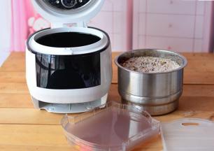 此款养生煲做出来的米饭，汤饭分离，更好的过滤了米饭里的糖份，吃起来更健康