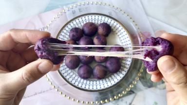 掰开一个看看，超长拉丝哦～