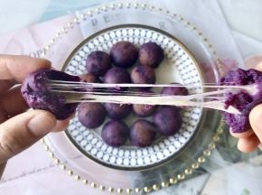 掰开一个看看，超长拉丝哦～