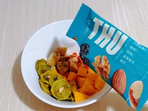 再加入每日坚果。