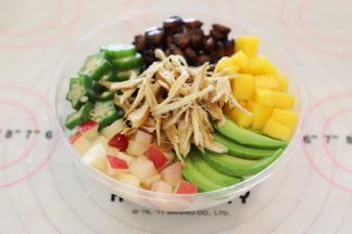 鸡肉撕成条状，放在中间。