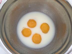 加入蛋黄