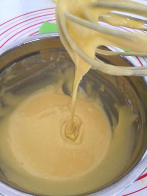 至无干粉颗粒，顺滑的状态。