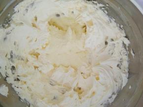 加入奶粉，搅打到无颗粒。